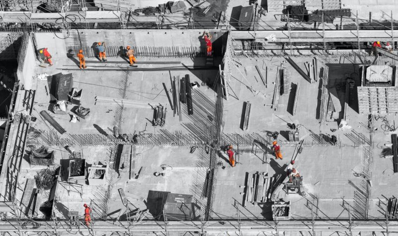 Werknemers bouw en industrie bang corona op te lopen tijdens het werk