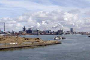 Grote brand bij Tata Steel (video)