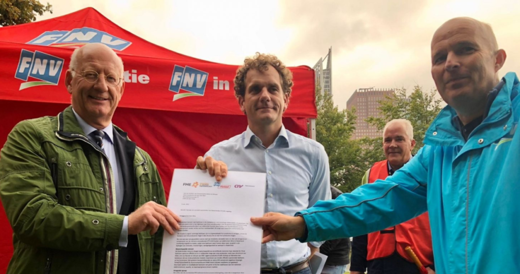 Werkgevers en werknemers industrie manifesteren voor compensatie hoge energieprijzen